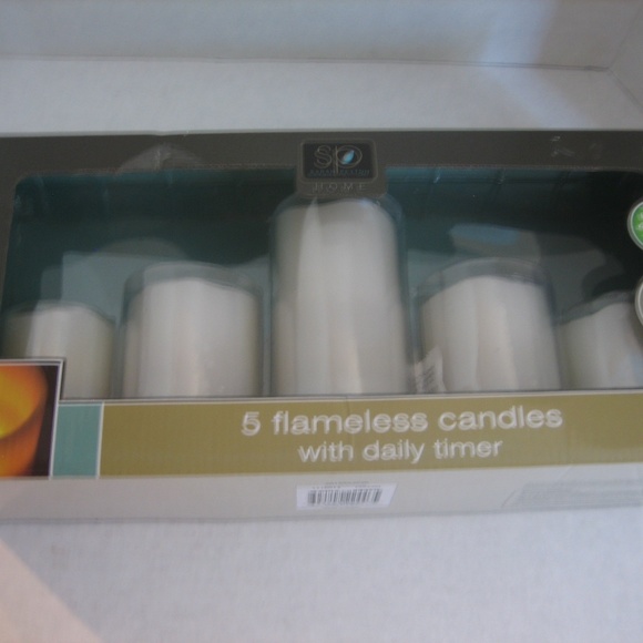 Sarah Payton Home 5 Flameless White Pillar Faux Candles with Daily Timer NWIB - Picture 4 of 5